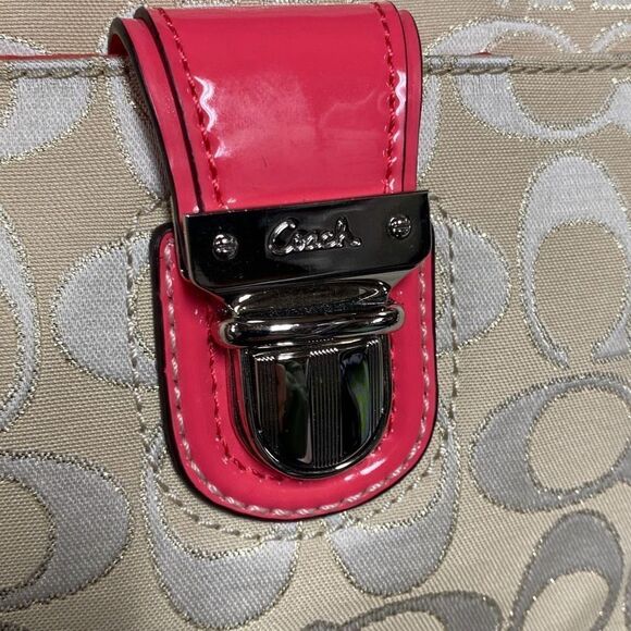 Coach Signature Pink Patent Trim Swingpack Crossbody Shoulder Bag - Picture 6 of 8